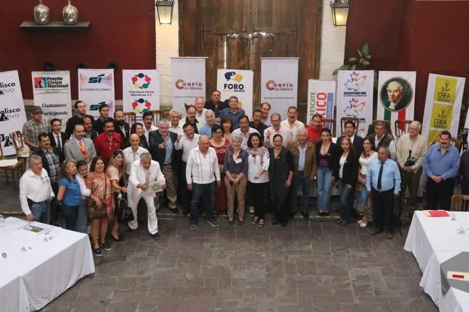 Con la consigna de evitar el avance del Partido Guinda en Jalisco este miércoles nació el llamado Tucom (Todos Unidos contra Morena).