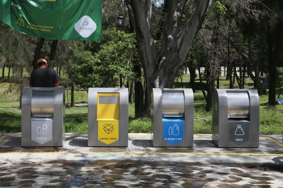 Ahora habrá un buzón color rosa, para envolturas así como plástico de burbujas y de empaque.