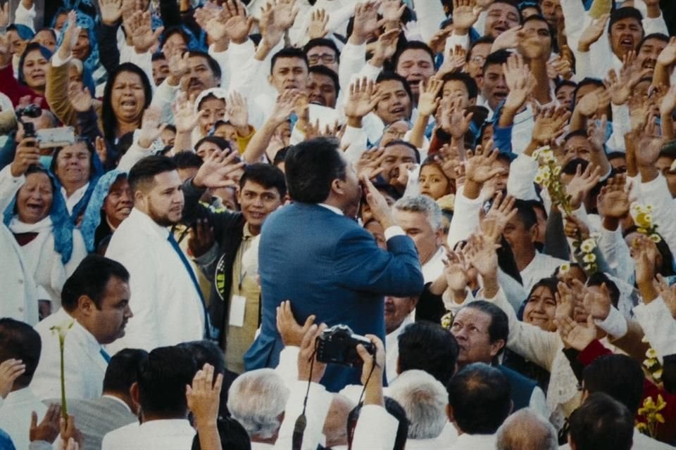 Netflix estrena el documental 'La Oscuridad de la Luz del Mundo', sobre los abusos al interior de la congregación de Naasón Joaquín García.
