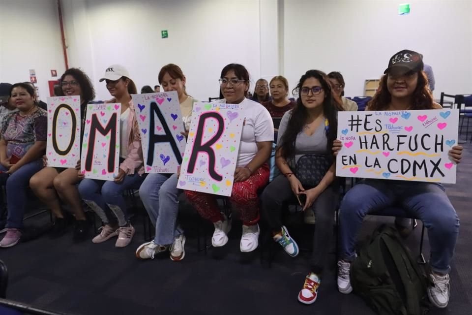 Omar García Harfuch se reunió con mujeres del ámbito político de la Ciudad, así como simpatizantes y activistas.