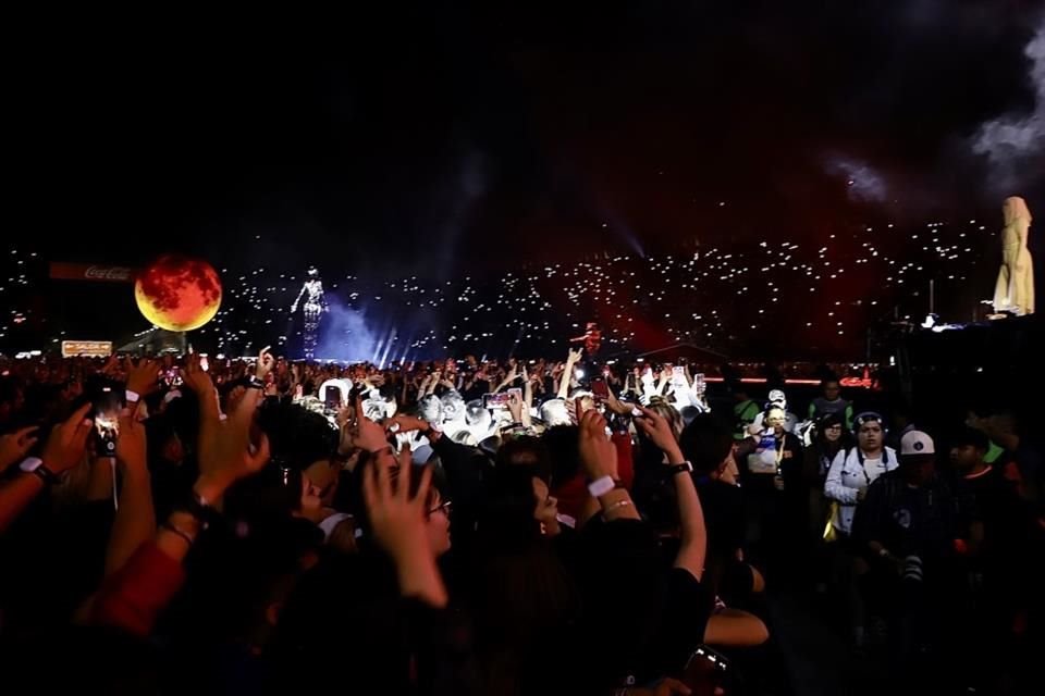 Así lució el Foro Sol en el primer concierto de The Weeknd.