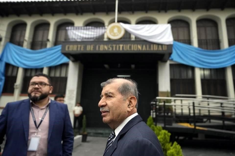 La fiscalía allanó el tribunal electoral por cuarta vez el viernes en busca de registros de resultados electorales tras la elección presidencial de Bernardo Arévalo.