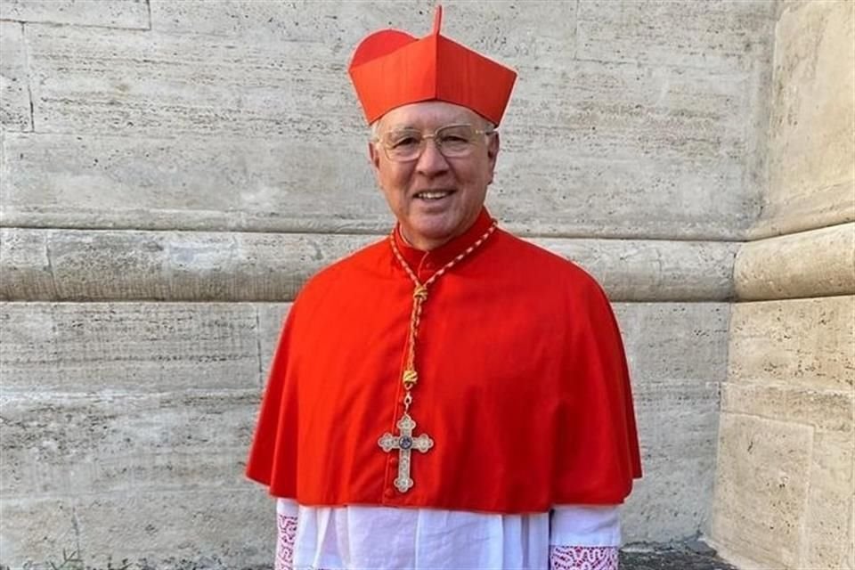 El Cardenal Francisco Robles Ortega, Arzobispo de Guadalajara, viajó a la Ciudad de Roma para participar en la ordenación de 21 nuevos Cardenales.