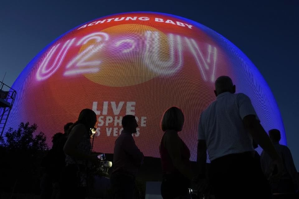 La banda U2 asombró en Las Vegas con su concierto inmersivo en esfera, deslumbrando con éxitos y experiencias visuales para 18 mil fans.