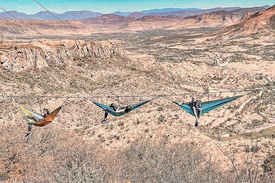 En un paraje de Guanajuato te espera una aventura y relax sobre una hamaca suspendida, en la que gozarás vistas panorámicas fuera de serie.