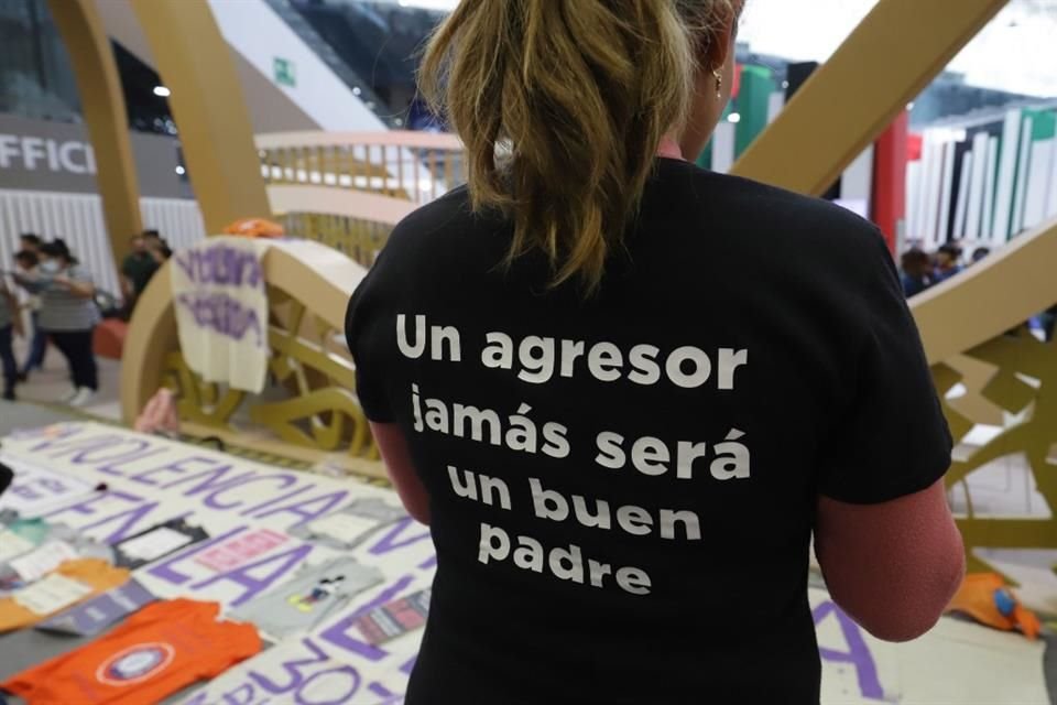 La violencia vicaria se define como aquella que tiene por objetivo dañar a la mujer a través de sus seres queridos, principalmente sus hijas e hijos.