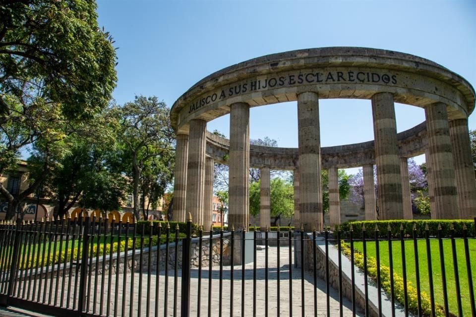 Rotonda de los Jaliscienses Ilustres, donde podría incluirse a Lucha Reyes.