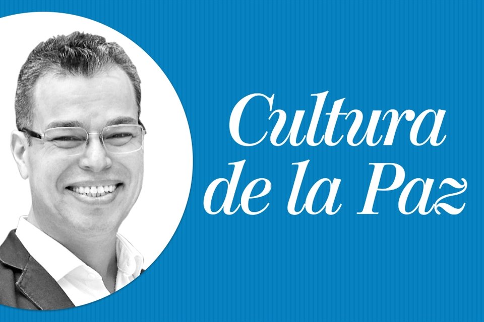 Tranquilidad no es inmovilidad, así que desechamos que la paz es un no moverse. Es mejor 'moverse con calma', sin alteraciones ni arrebatos.