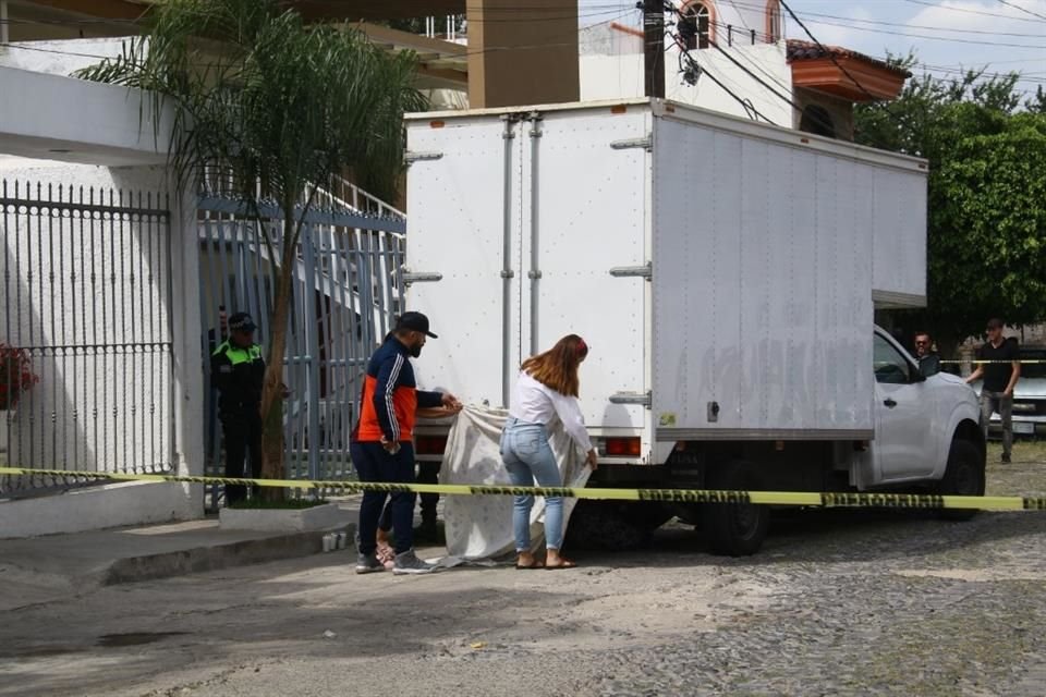 Una mujer murió arrollada por el conductor de una camioneta de tres toneladas y media en la Colonia Lomas del Camichín, en Tonalá.