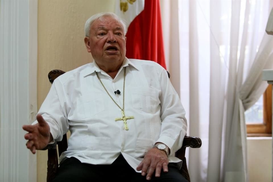 El Cardenal Juan Sandoval envió una carta al Papa Francisco expresando sus dudas sobre bodas gays y el papel de las mujeres en la Iglesia.