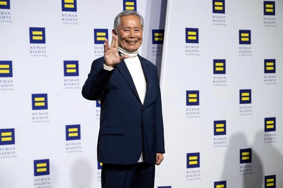 El actor George Takei, famoso por participar en 'Star Trek', lanzará un libro sobre su experiencia en campos de internamiento en EU.