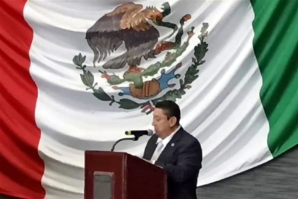 El Fiscal de Morelos durante su comparencia ante el Congreso local.