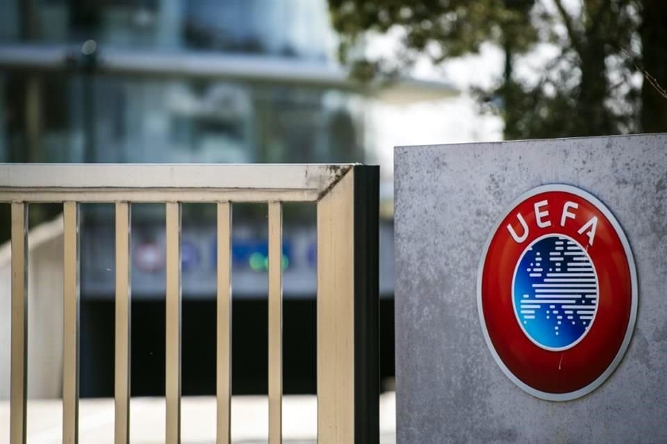 La decisión de la UEFA ya le costó el puesto a un directivo sueco.