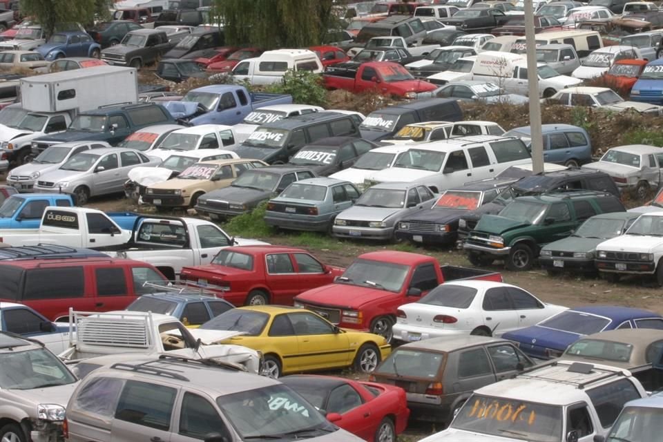 Los vehículos se alojaban en depósitos del IJAS hasta su desaparición.