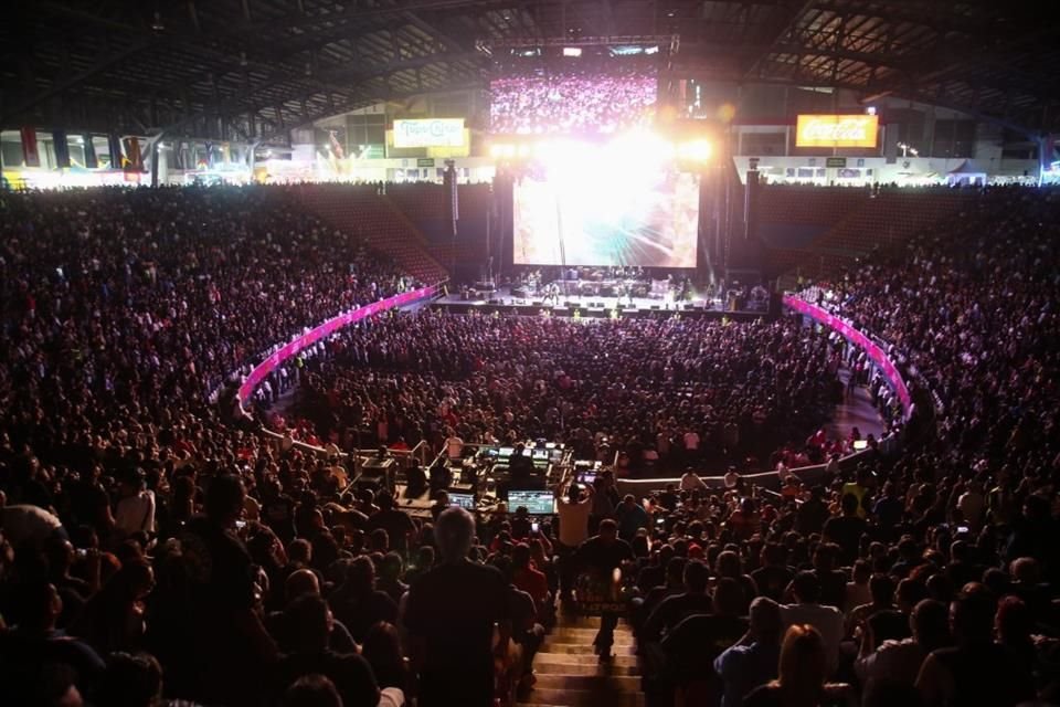 El Tri se presentó la noche de este viernes en el Auditorio Benito Juárez de las Fiestas de Octubre.