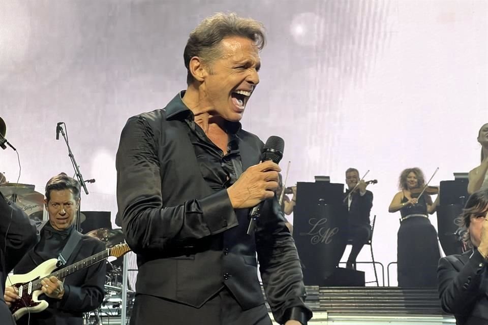 El actual tour de Luis Miguel se colocó en el décimo lugar de las Mejores Giras de Conciertos Mundiales, de la publicación oficial Pollstar.