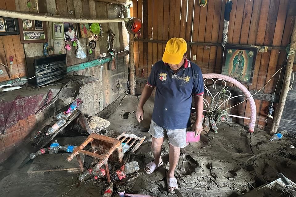 Así quedó una casa en Tecpan de Galeana.