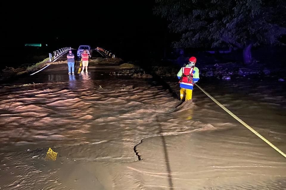 El huracán 'Lidia' causó afectaciones en el Estado de Colima, reportaron autoridades estatales.