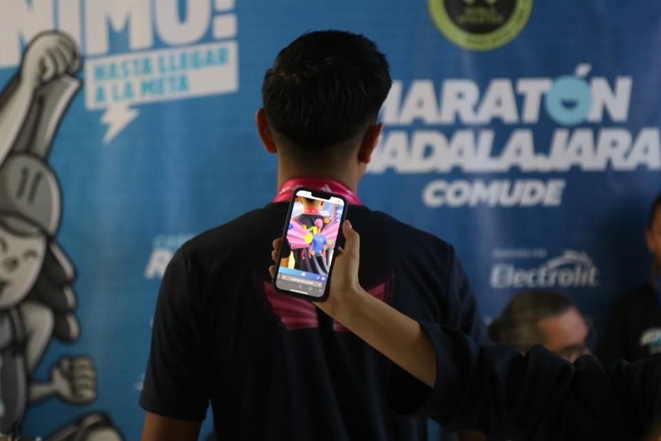 El Maratón de Guadalajara está listo para su edición del 2023, que se correrá el 5 de noviembre; hoy se presentó la playera para corredores.
