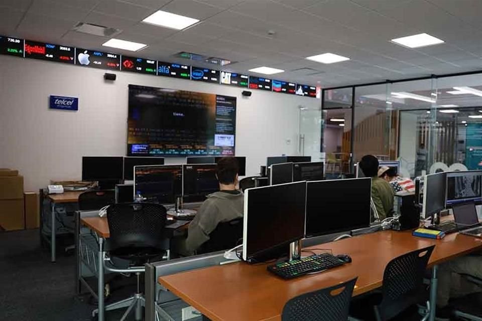 El Tecnológico de Monterrey Campus Guadalajara inauguró el Telcel Empresas Finnovaction Lab, espacio de innovación financiera diseñado para el análisis de inversiones.