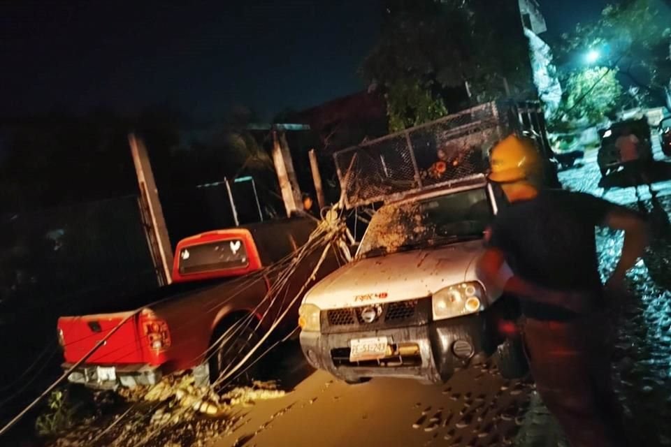 Protección Civil y Bomberos de Puerto Vallarta informó que se brindaron 25 servicios de asistencia entre viviendas, automóviles y más.