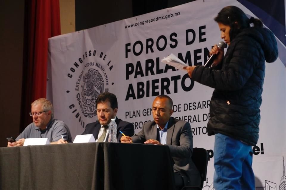 El primer foro se llevó a cabo en un auditorio contiguo al Bosque de Tláhuac.