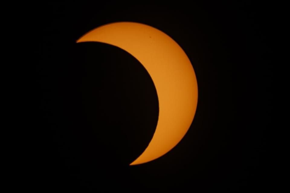 Debido al eclipse, en Guadalajara se cubrío el sol un 62 por ciento, aproximadamente.