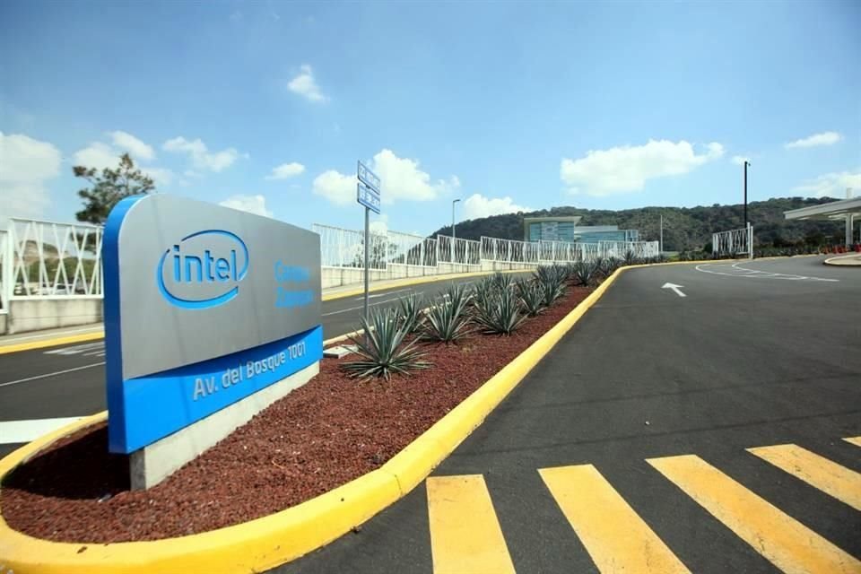El Centro de Diseño de Intel en Zapopan sostiene mil empleos y genera 100 millones de dólares al año entre sueldos, compras y servicios.
