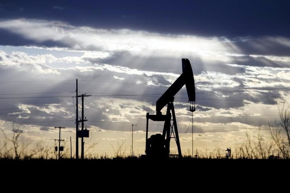 Les prix du pétrole brut ont clôturé en hausse de 7 % vendredi.