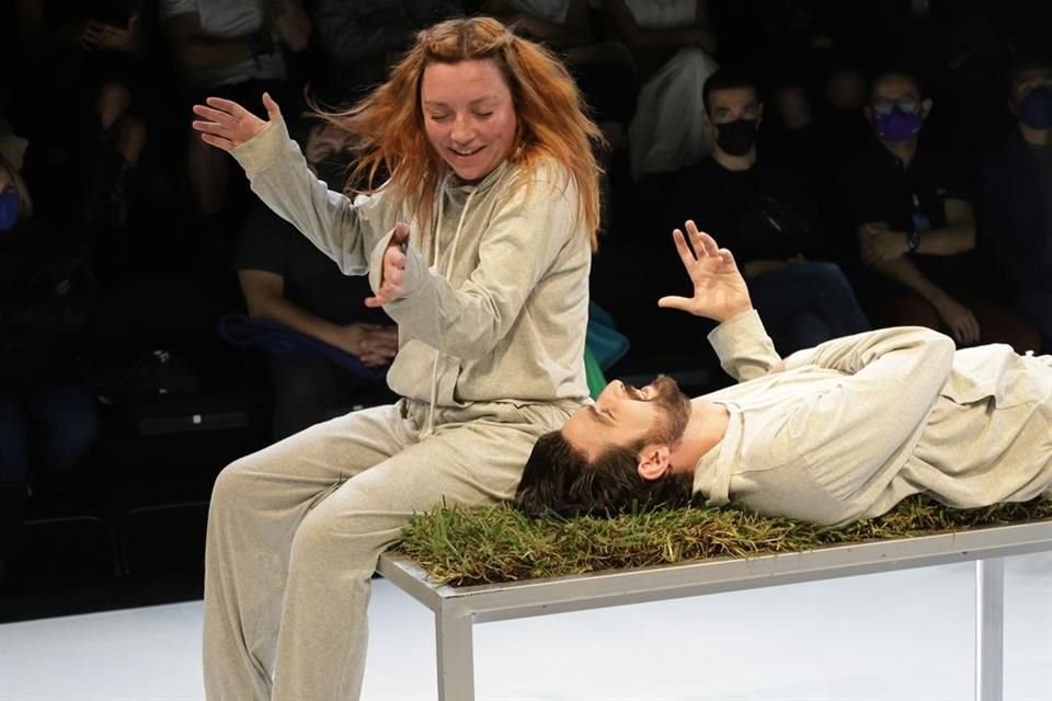 Regina Blandón y Xavier García son los protagonistas de la obra 'Pulmones' que se presenta este fin de semana en el Conjunto Santander de Artes Escénicas.