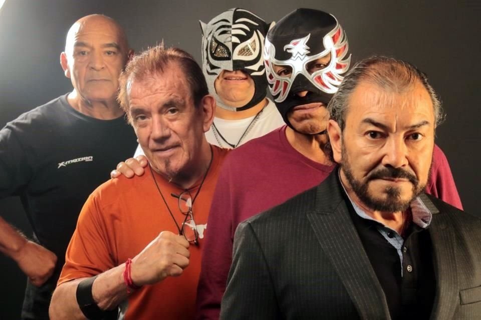 Negro Navarro, El Pantera, Black Terry, Águila Solitaria y Rocky Santana tomaron parte del torneo de leyendas.