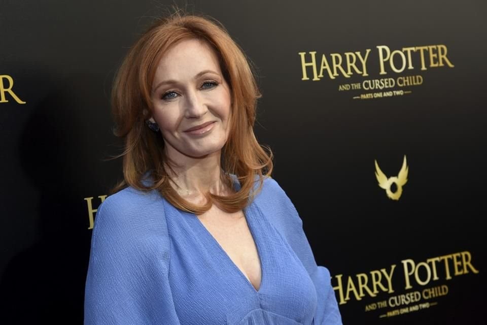 La escritora J.K. Rowling aseguró que iría 'con mucho gusto' a prisión por sus agresiones contra la comunidad transgénero.