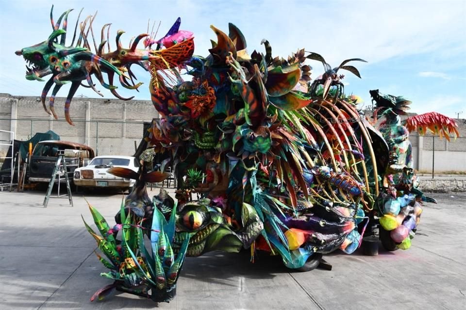 Mujeres y hombres que se encuentran en el centro penitenciario de Puente Grande crearon el 'Alebrije de las Mil Voces' para un concurso nacional