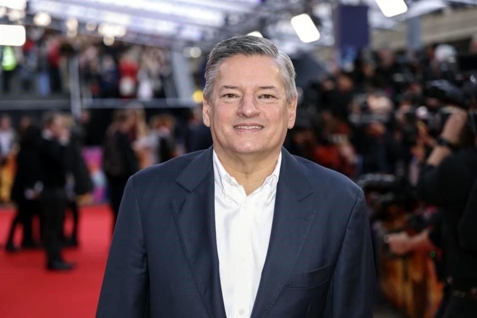 Ted Sarandos (en foto), codirector ejecutivo de Netflix, confía en que la huelga terminará pronto; asegura que estudios se esfuerzan por negociar.