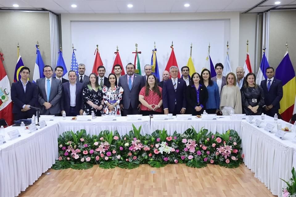 Diputados del Congreso de Jalisco prevén establecer una bancada de Asuntos Internacionales.