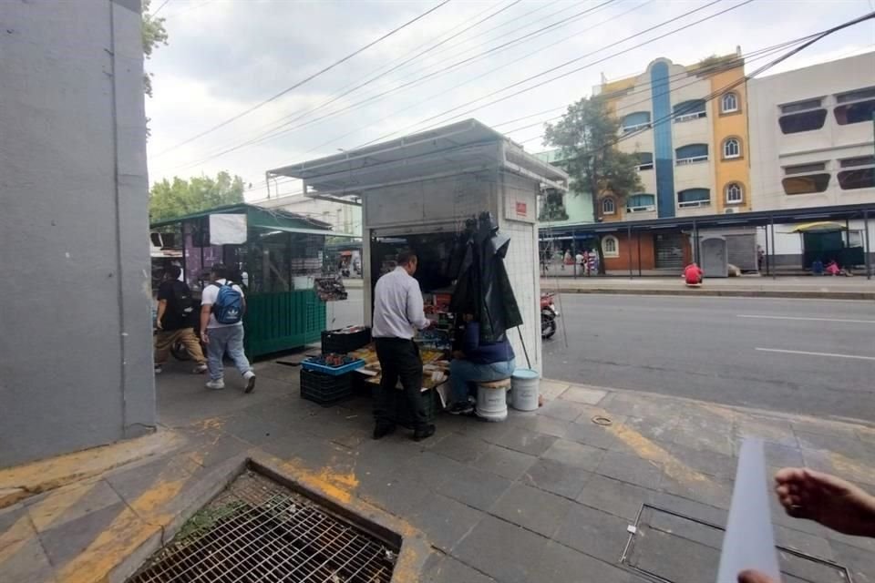 El poco flujo de transeúntes repercute en las ventas, señalan.