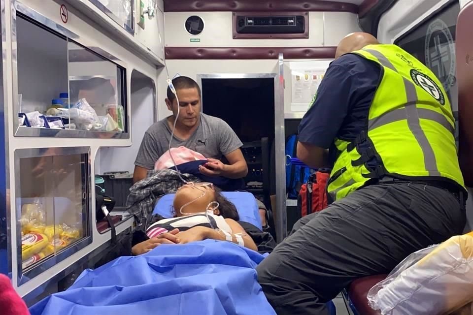 Oficiales de Tlaquepaque auxiliaron a una joven que estaba en labor de parto en las cercanías de la Nueva Central Camionera; la mujer dio a luz a una niña que fue reportada sana.
