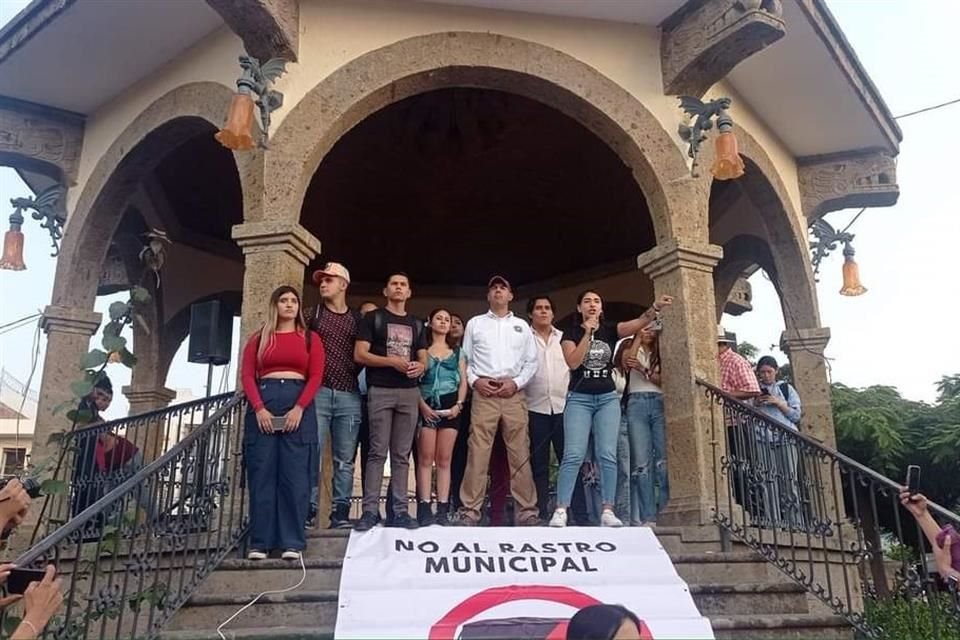 Estudiantes de la Preparatoria Tonalá de la Universidad de Guadalajara se manifestaron en contra de la reapertura del rastro municipal.