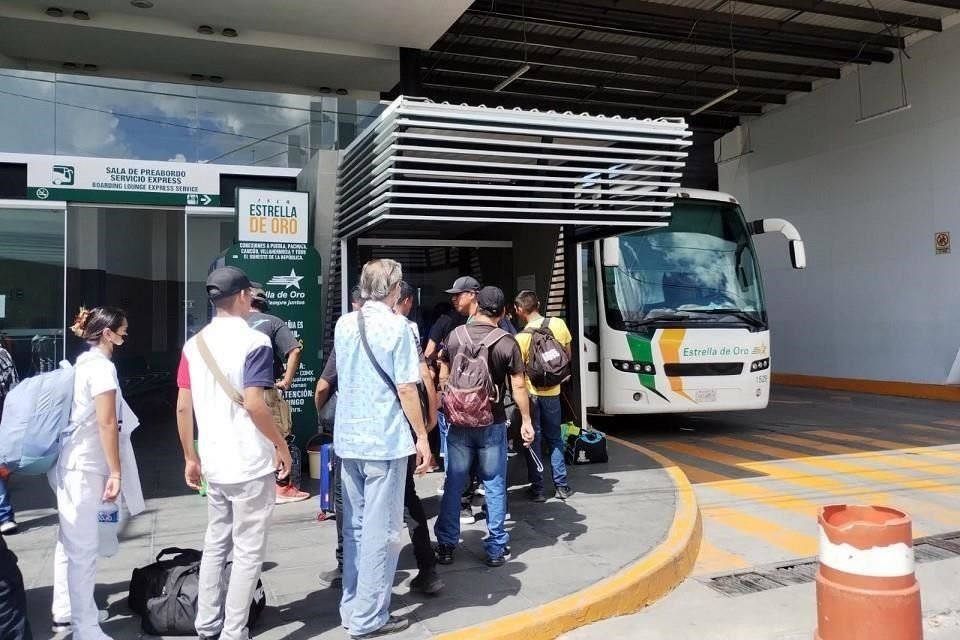 La central de autobuses Estrella de Oro reinició ayer jueves el servicio de autobuses hacia Acapulco con horario restringido.