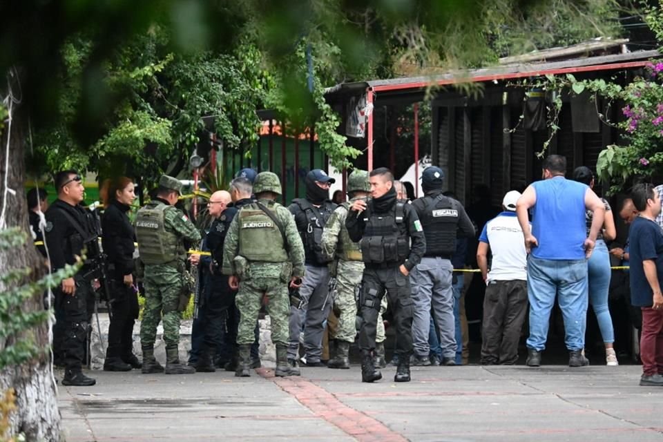 Un hombre que caminaba por el mercado de la Colonia Villa Guerrero fue asesinado a balazos en una agresión directa.