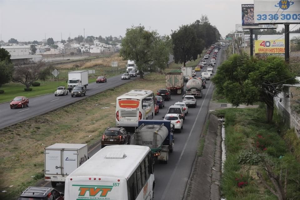 La solución vial para el 'embudo' que se forma en la Carretera a Nogales es un tema que estaría en pláticas entre el Gobierno de Jalisco y la SICT.