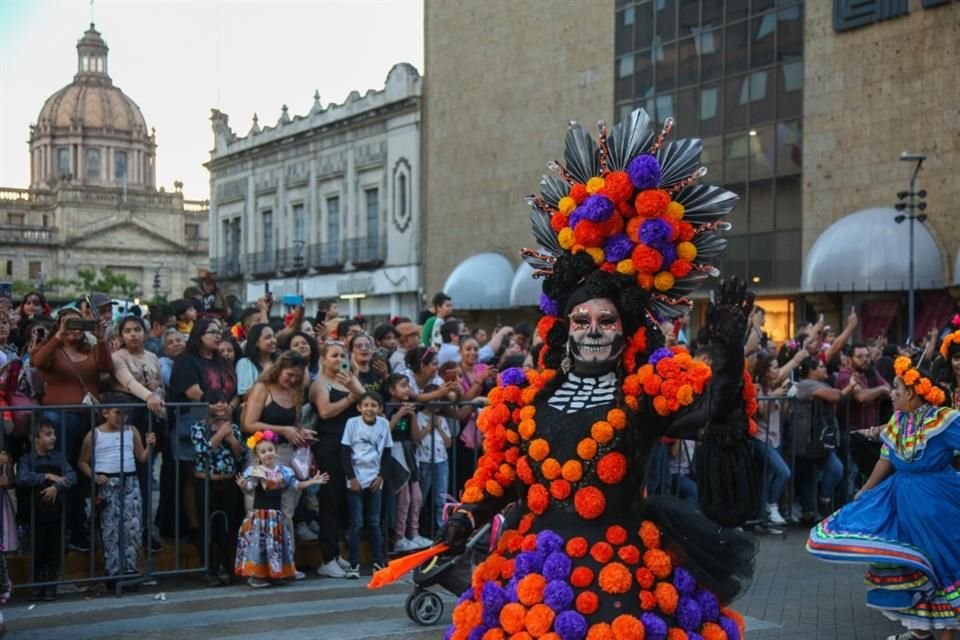 El desfile partió desde la estación Oñate del Tren Ligero y terminó en el Parque Revolución.