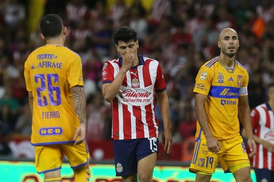 Chivas fue goleado en su regreso al Estadio Jalisco y fue derrotado por Tigres con un marcador final en 4-0.