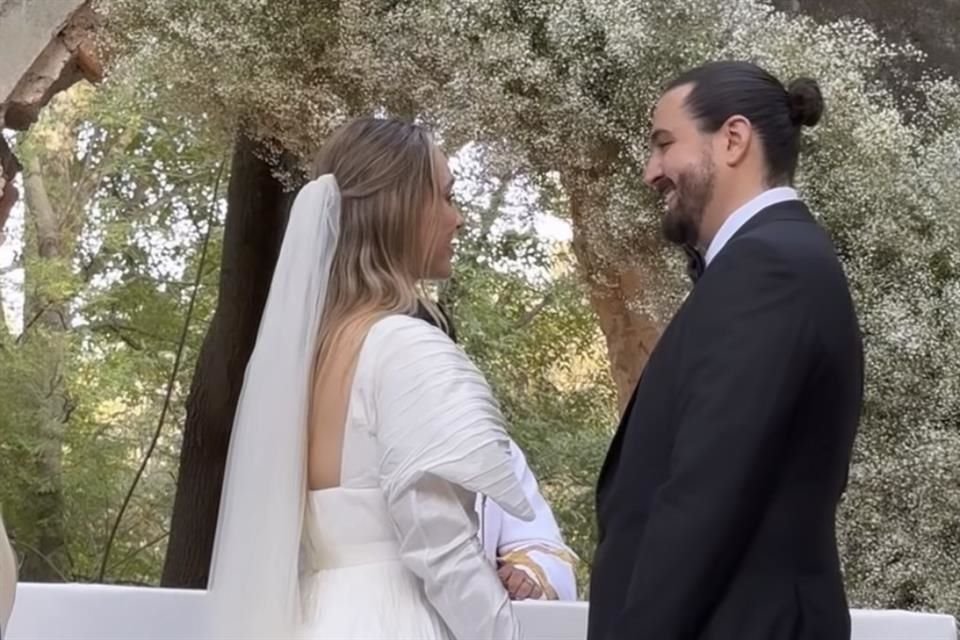 Amaury Vergara y Valeria Bross se casaron a la iglesia en la Hacienda La Escoba.