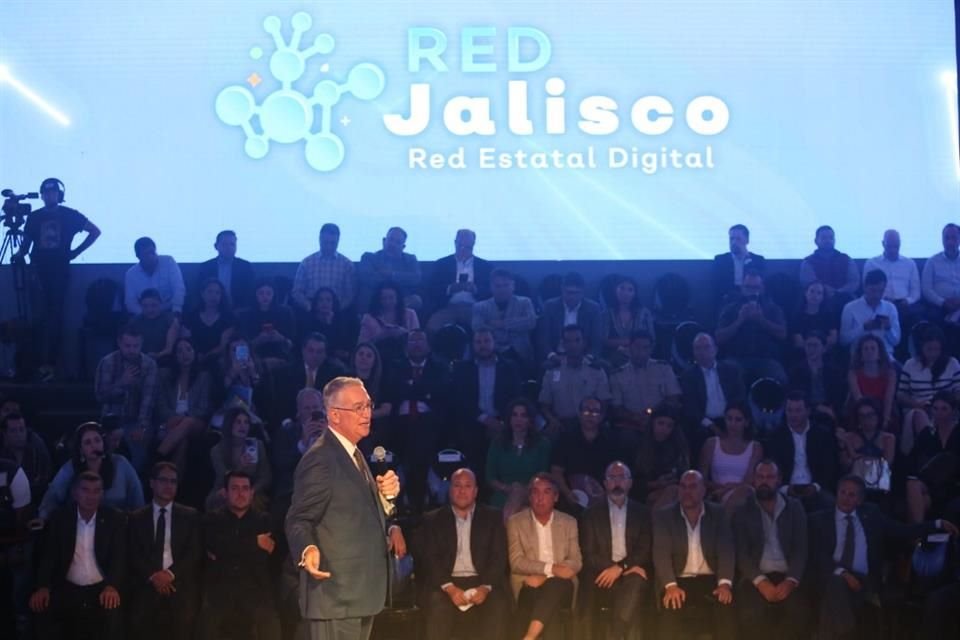 Ricardo Salinas Pliego, Presidente de TV Azteca, también hizo presencia en el evento.