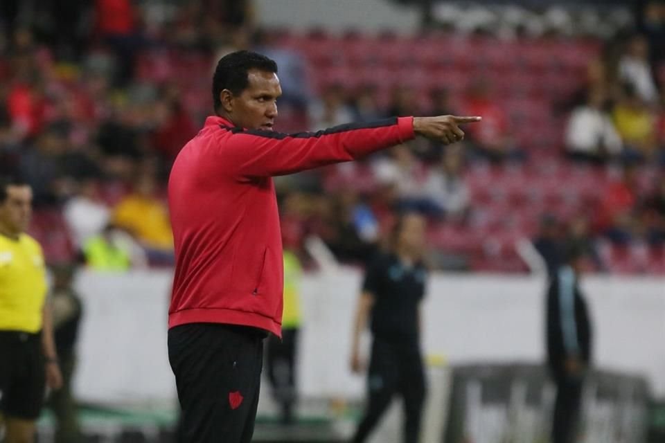 Omar Flores, técnico de Atlas, espera que los rojinegros muestren una mejor cara, pues reconoce que no viven un buen momento.