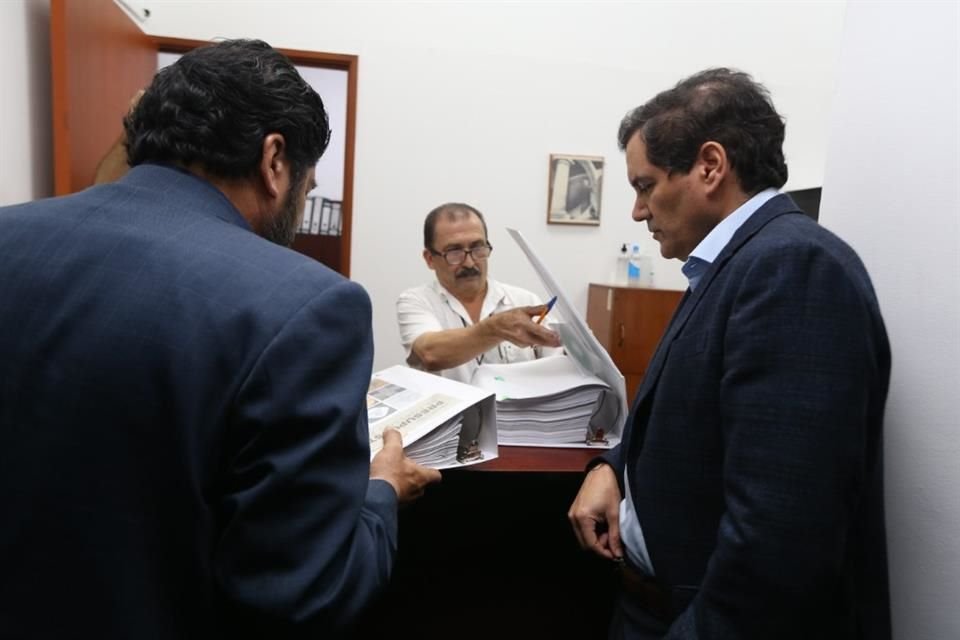 Juan Partida Morales, Secretario de la Hacienda Pública, entrega al Congreso de Jalisco el proyecto del presupuesto del Gobierno del Estado para 2024.