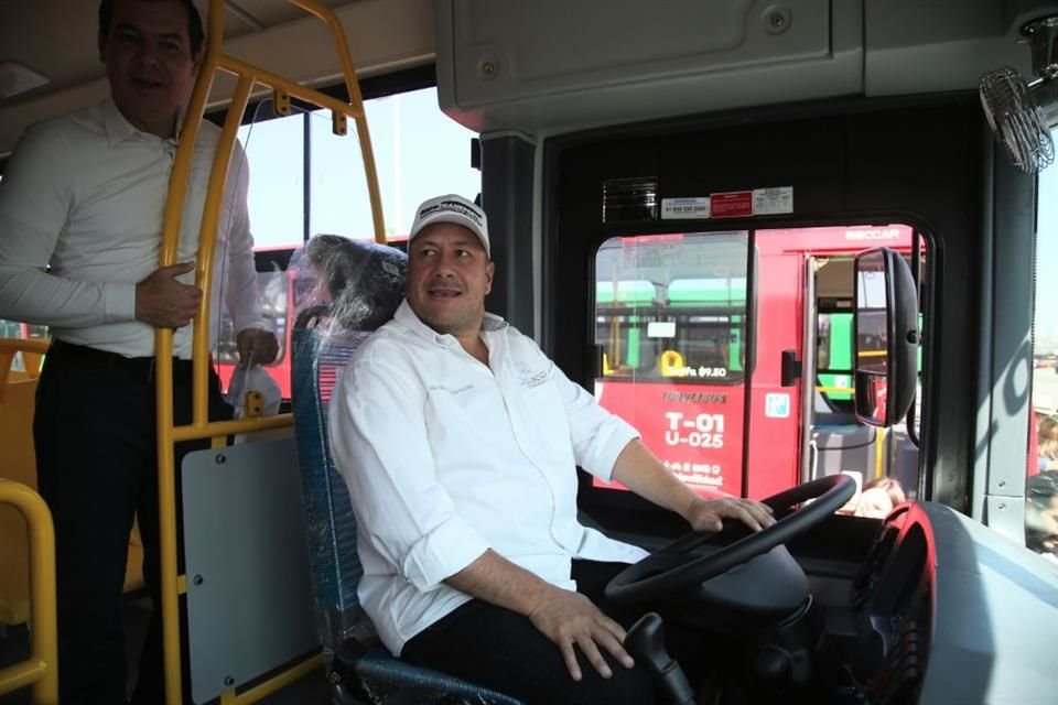 El Gobernador de Jalisco anunció una renovación de unidades del transporte público superior a la que prometió a principios de su Gobierno.