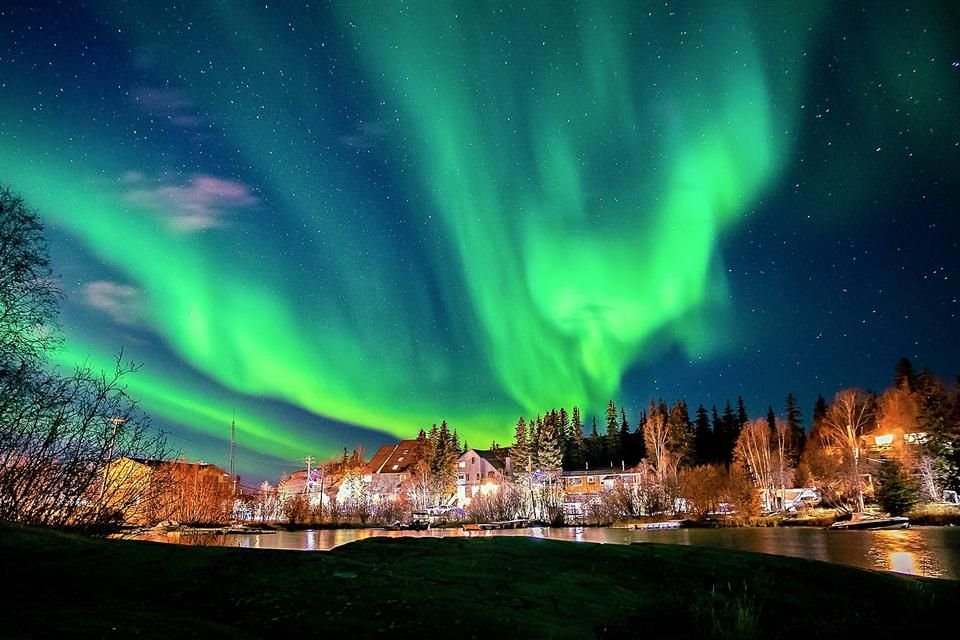 Los Territorios del Noroeste (NWT, por sus siglas en inglés) atraen a los trotamundos que desean avistar un bello fenómeno de la naturaleza.