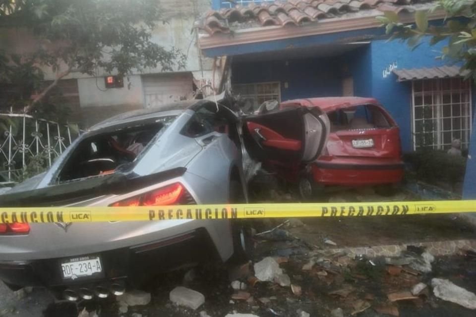 Se señaló que la conductora responsable no era la dueña del vehículo y que más tarde llegó un hombre al que sí le pertenecía.